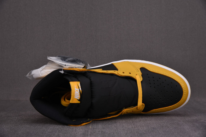 AIR JORDAN 1 RETRO HIGH OG “POLLEN” 555088-701