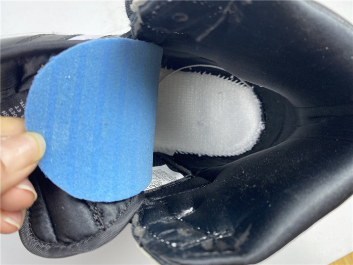 AIR JORDAN 1 HIGH OG WMNS “SILVER TOE” CD0461-001