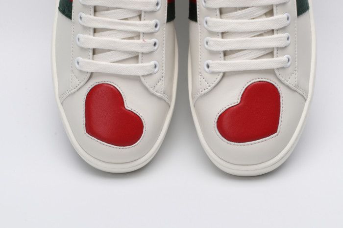 G*u*i low-top sneaker