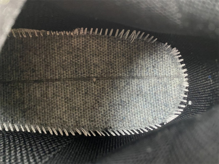 G*u*i*blcg triple s sneaker 677192 ulz10 9795