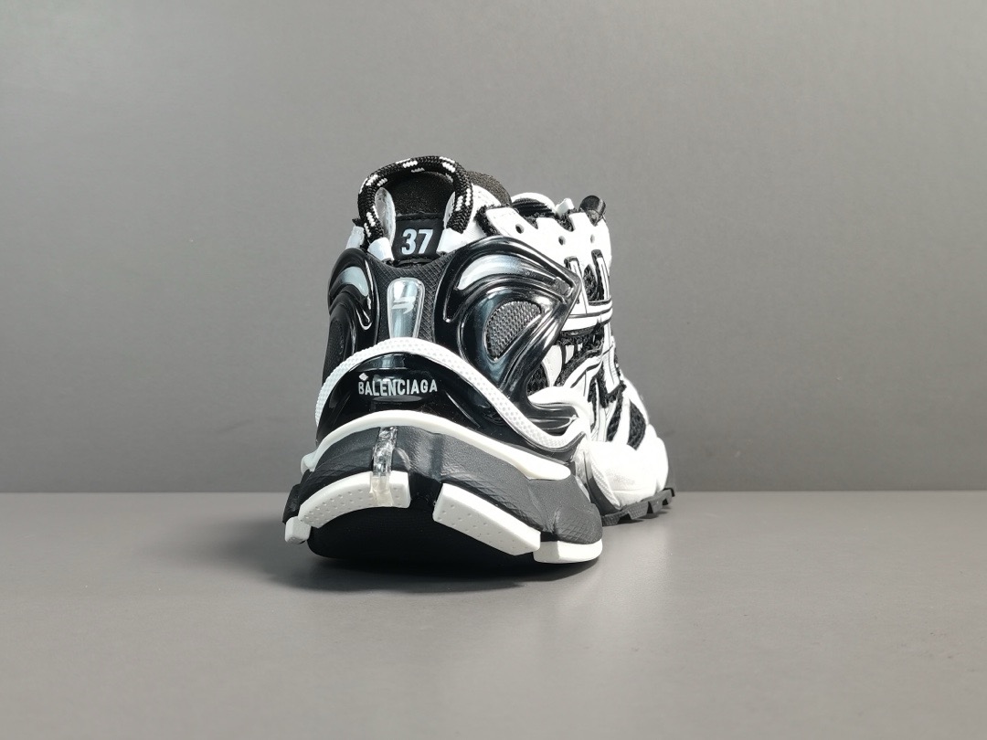 Ba*len*cia*ga runner sneaker